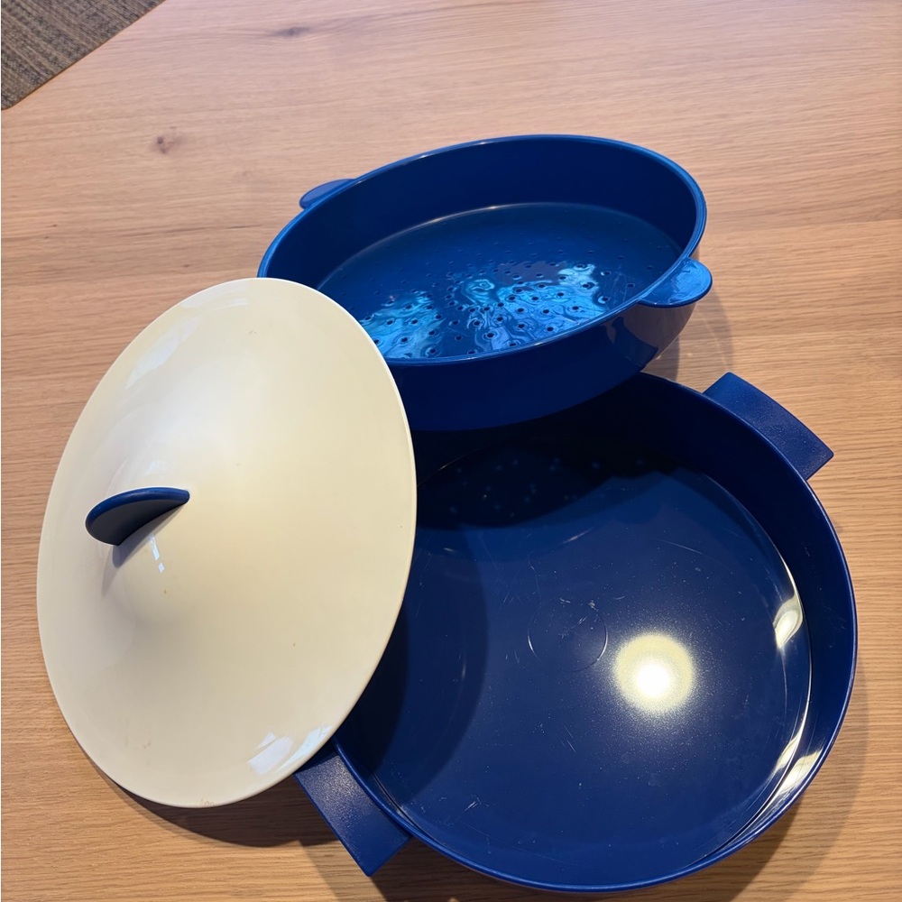 Tupperware Vintage Blue and Cream Steamer Set